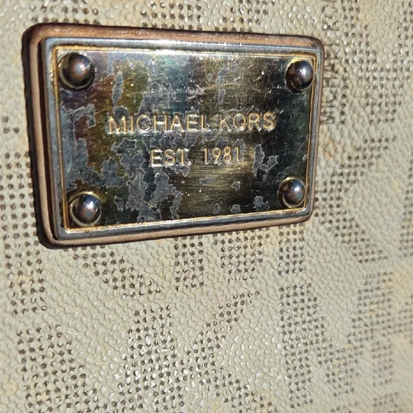 Michael Kors Textured Tan Wallet - Picture 2 of 12